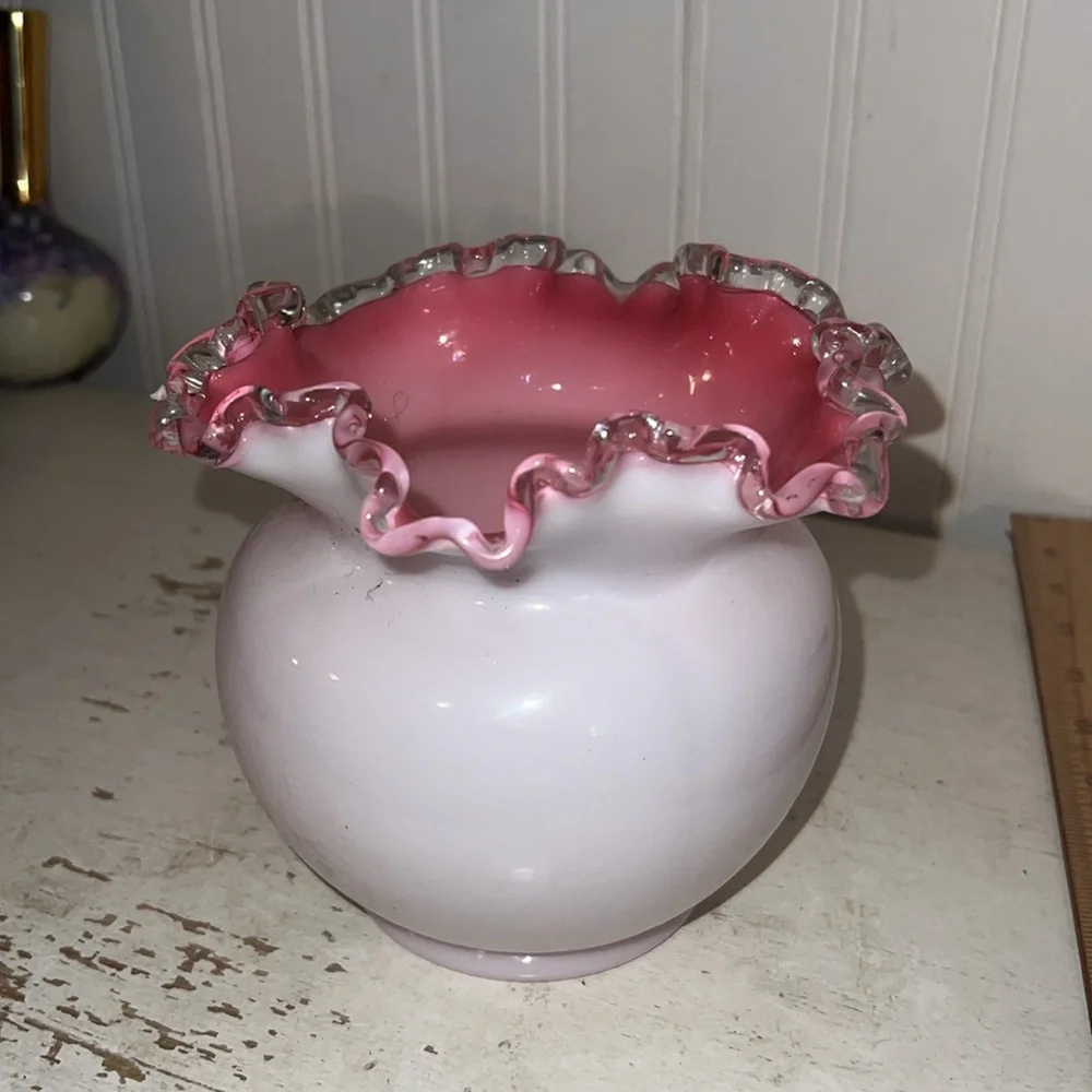 Vintage Fenton Elegant Pink and White Vase ruffled edges